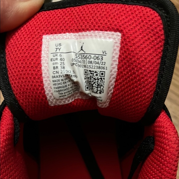 Nike Men's Black and Red Sneakers - Picture 4 of 4